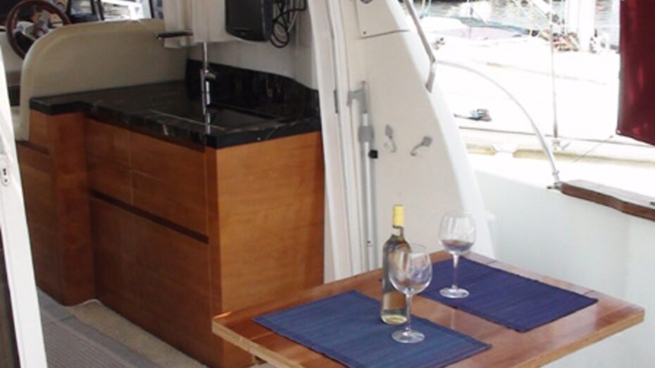 Yate con cabina interior - Imagen 3