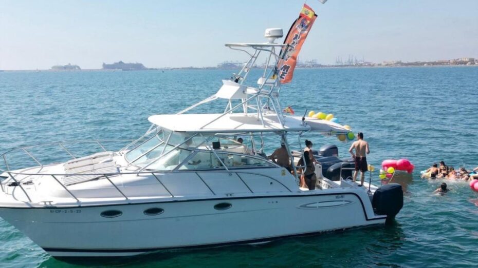 Exclusivo Catamaran a motor - Imagen 5