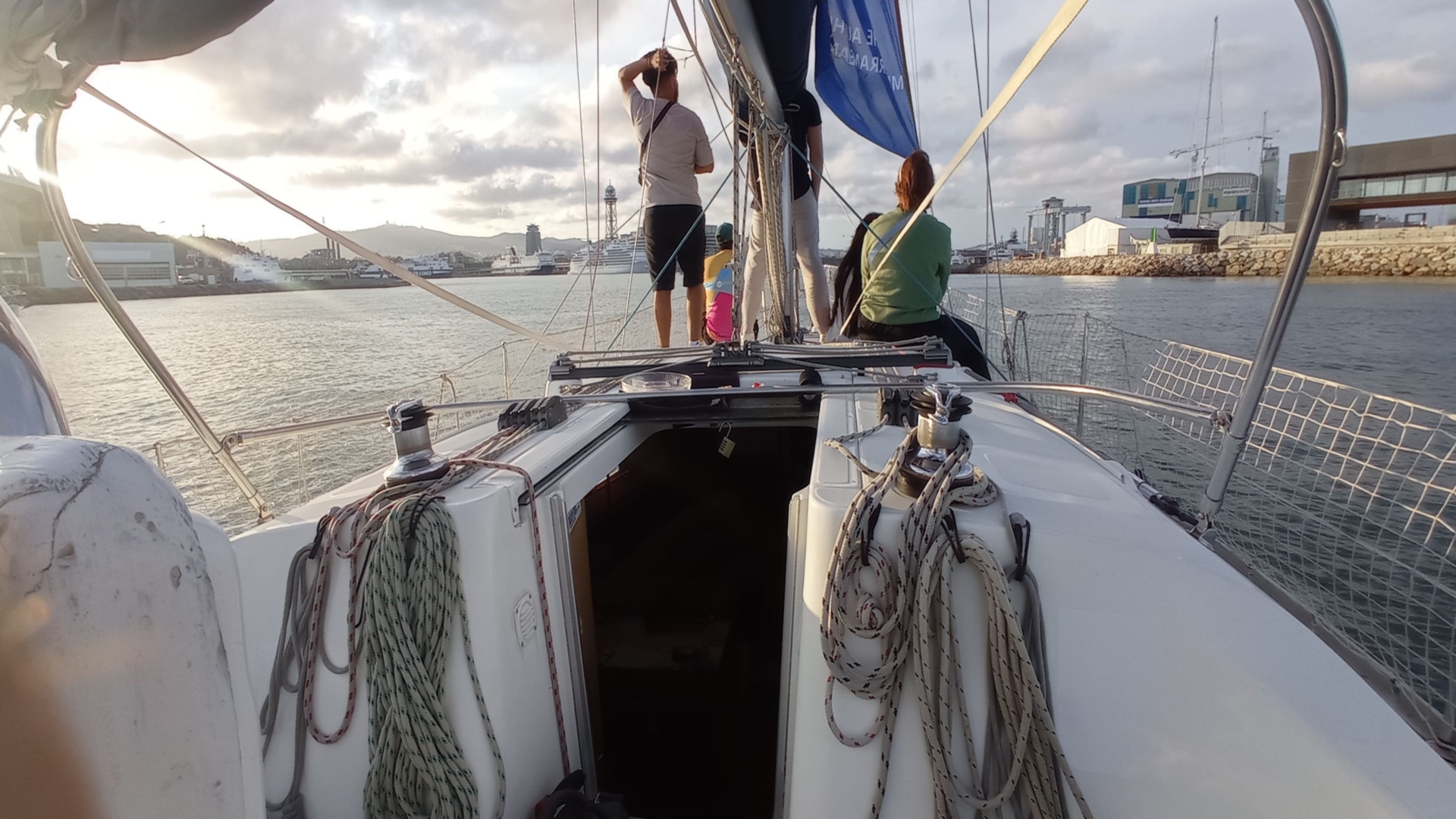 Amplio y cómodo velero - Imagen 7