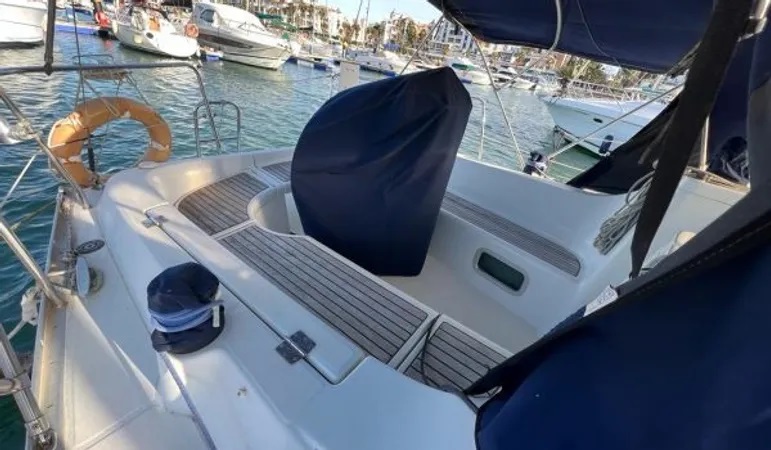 Velero Beneteau Oceanis 323 - Imagen 2